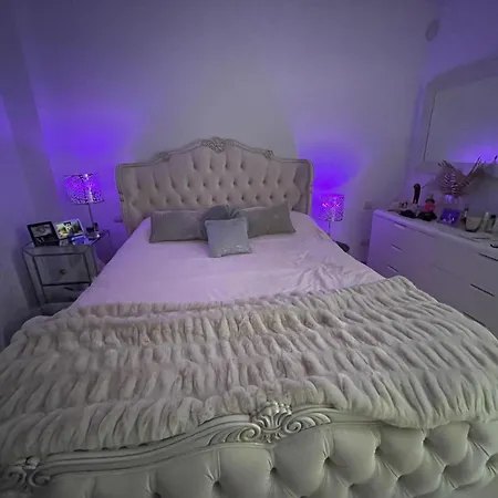 Modern 2 Bed In Marbella